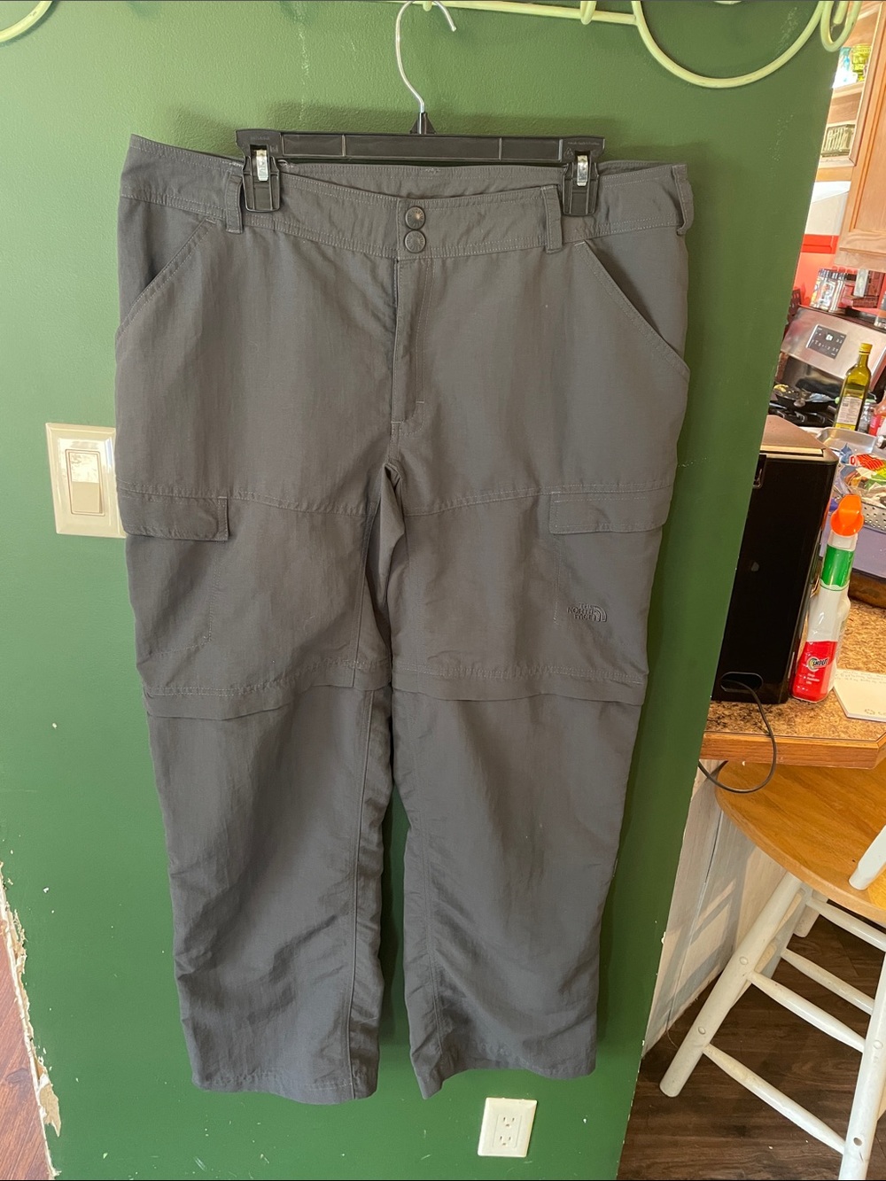The North Face Never Stop Exploring Women’s Convertible Hiking Pants 16 Gray